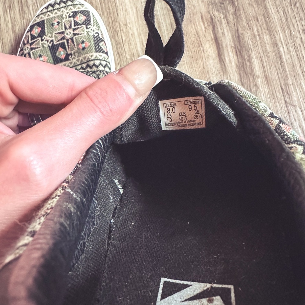 VANS - Picture 6 of 6